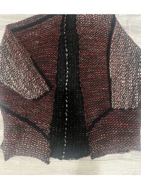 Previously loved Women’s over sized Knit Cardigan in Burgundy and Black Size M